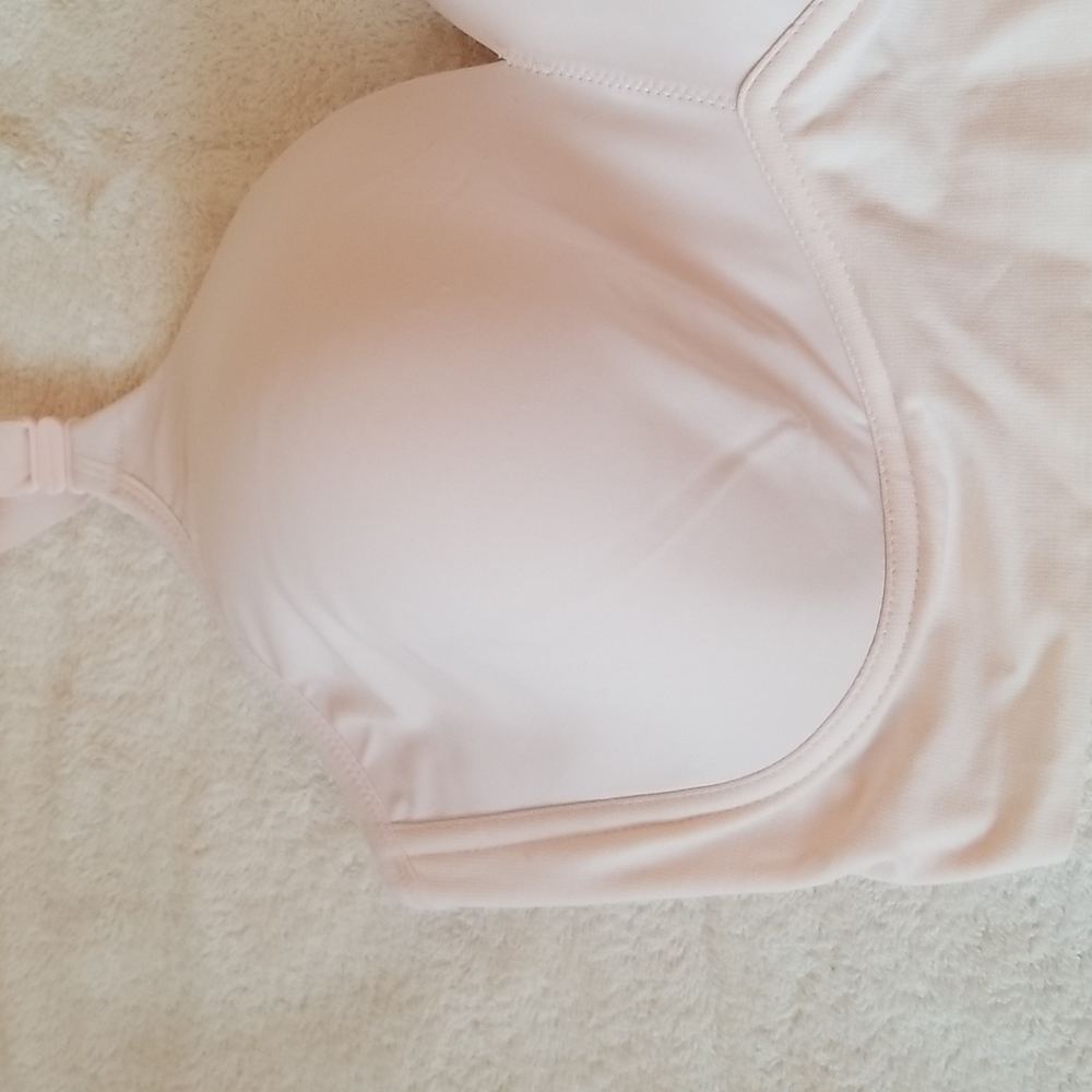 Two Women's Bras in Size 40D - Picture 9 of 14